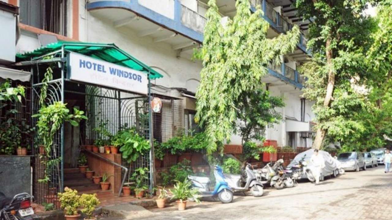 Mumbai Ka DNA : Squatters at Ballard Estate drive guests away from Hotel Winsdor