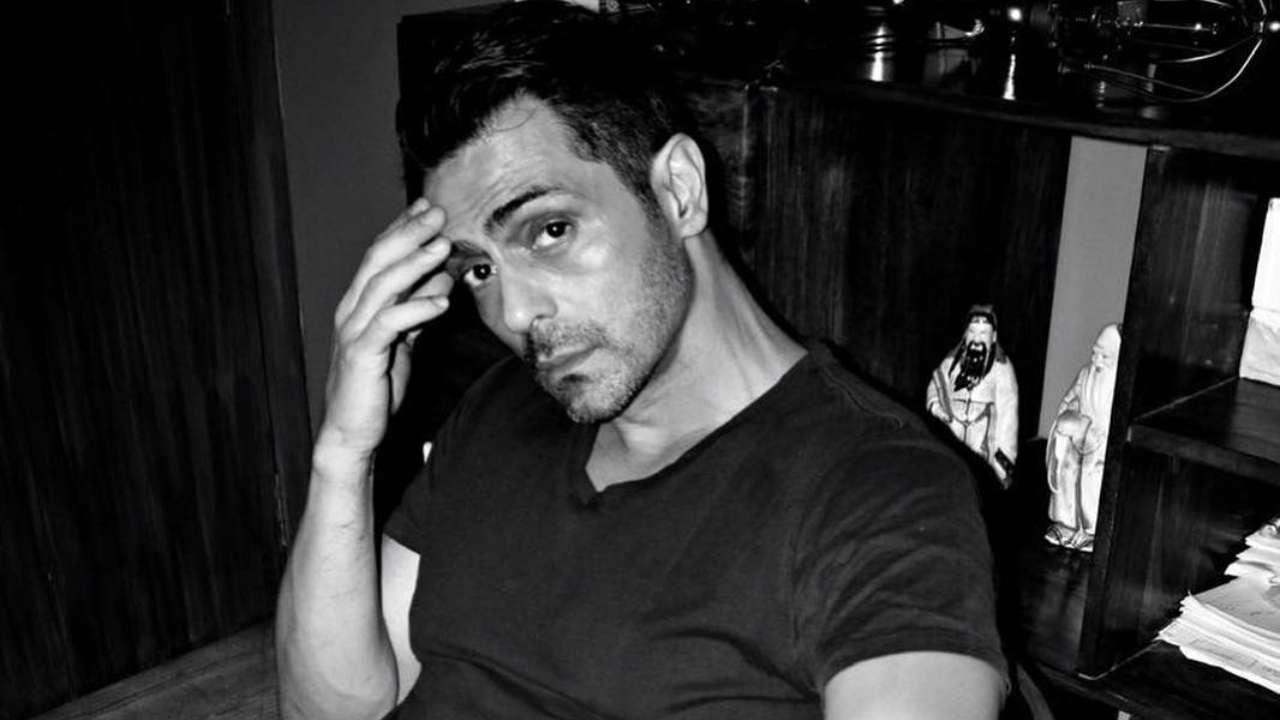 Mumbai Rains: Arjun Rampal's sassy reply to a troll who asked him to drive an Alto, not Range Rover, wins the Internet