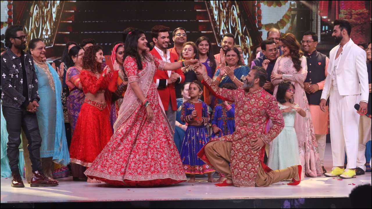 Madhuri Mehta Sex Video - Dance Deewane 2: Mehul Mehta gets engaged with his girlfriend on the show,  courtesy Madhuri Dixit!
