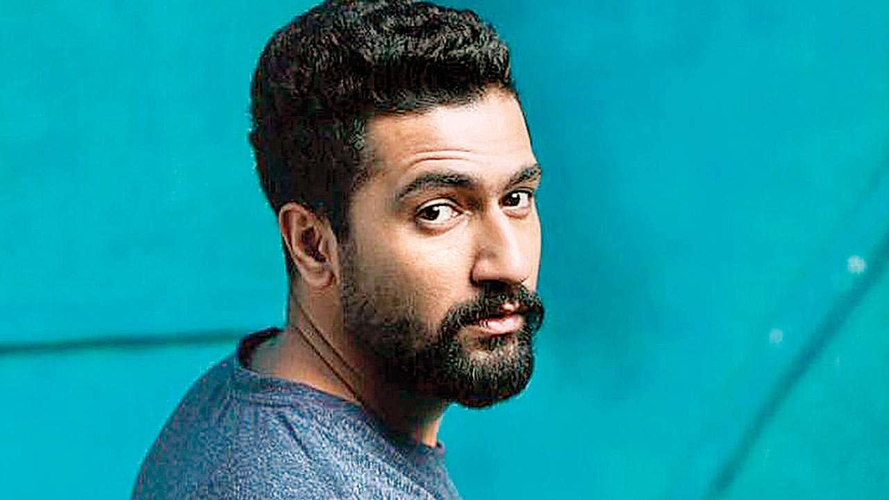 Vicky Kaushal Unveils New Bearded Look, Leaves Fans Stunned | LatestLY