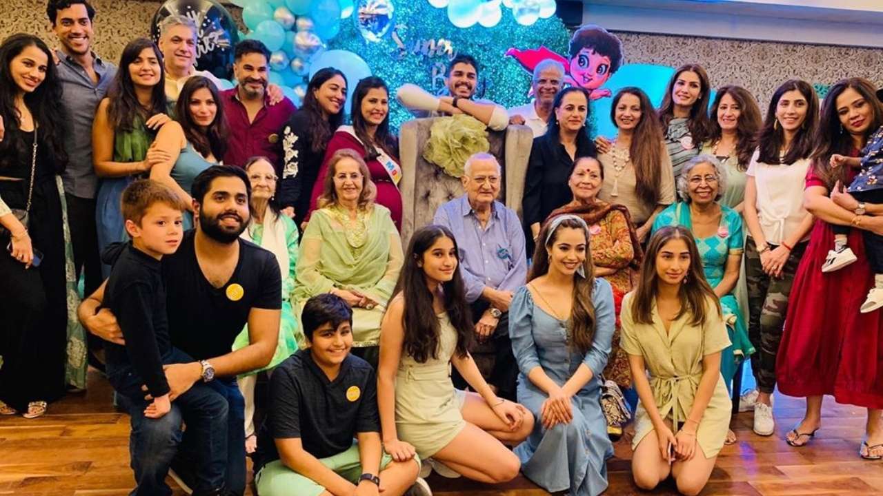 Raveena Tandon's daughter Chhaya hosts baby shower and we can't help but  feel 'all things cute yet intimate'