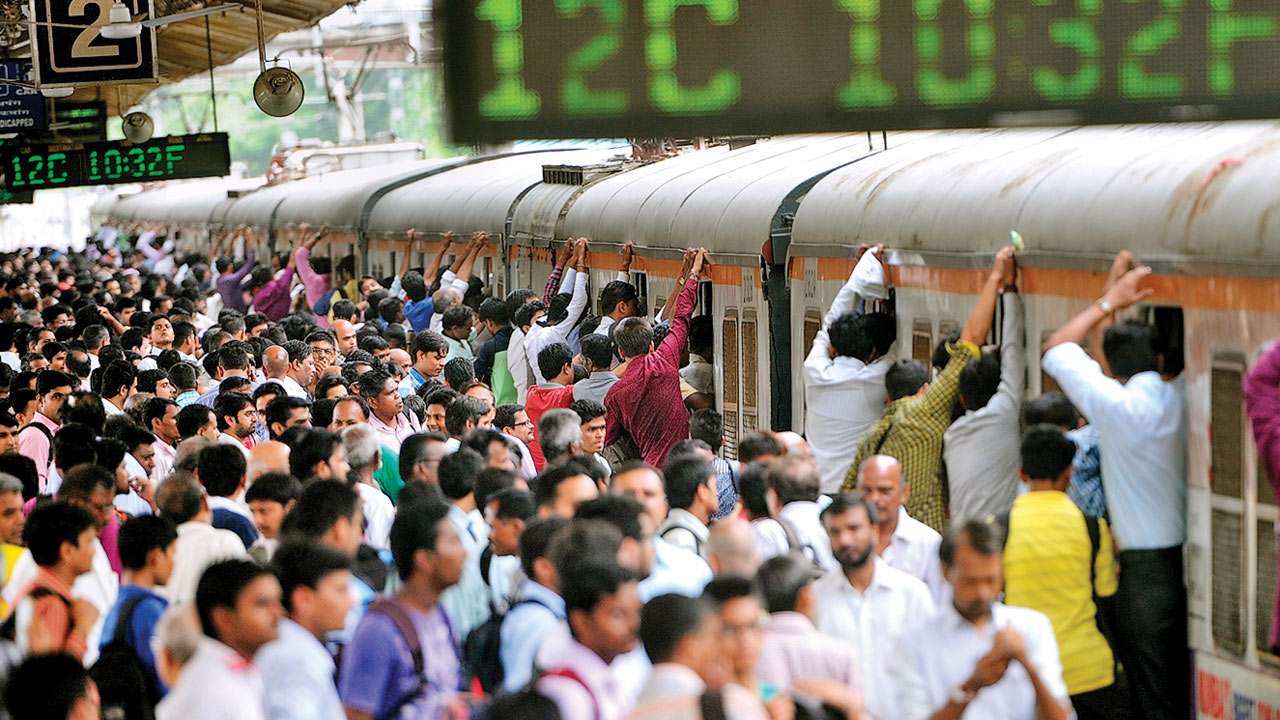 Mumbai: Heavy crowds catch Piyush Goyal's glance, railways ...