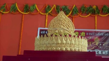Modi fan offers gold crown weighing 1.25 kg to Lord Hanuman