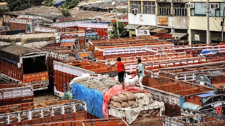 Azadpur vegetable market on transport strike day