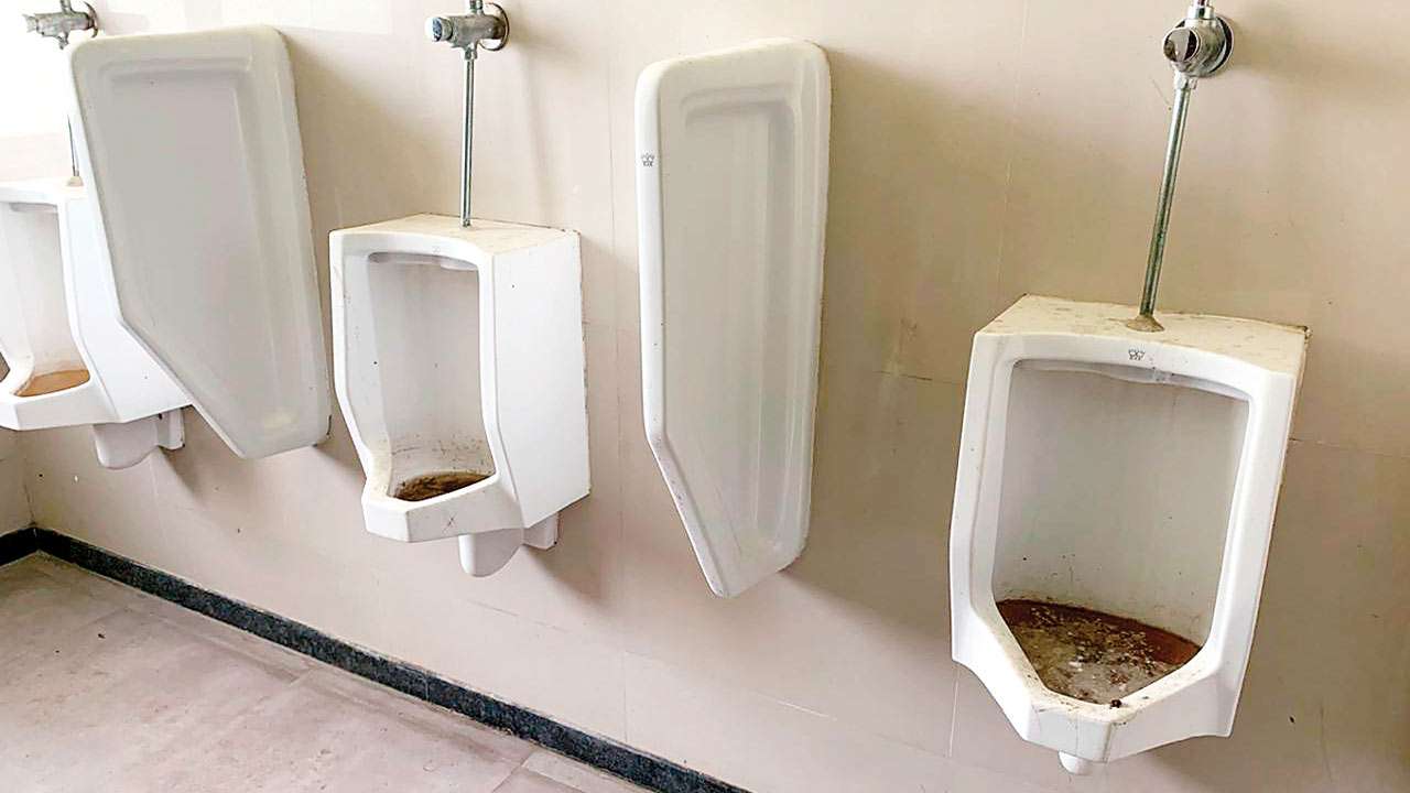 Commodes