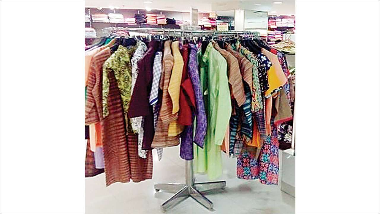 Top fashion designers to help make khadi a global brand