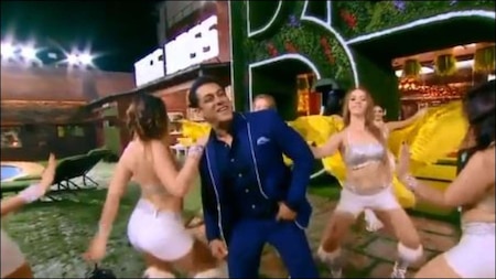 Salman Khan 'Slow Motion' dance welcome