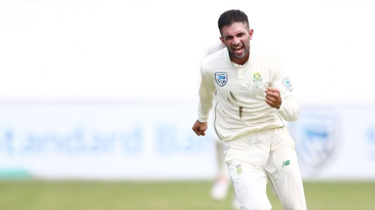 Keshav Maharaj sends Hanuma Vihari back