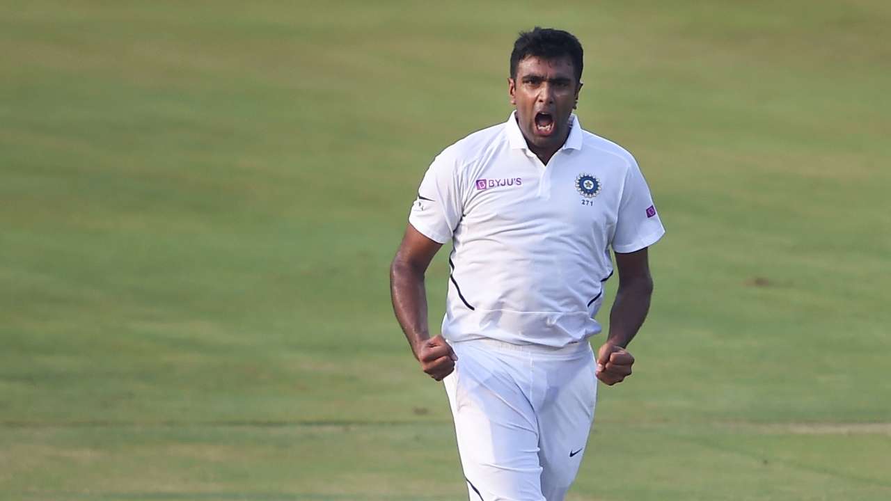 Ashwin breaks the steady partnership, du Plessis departs for 55