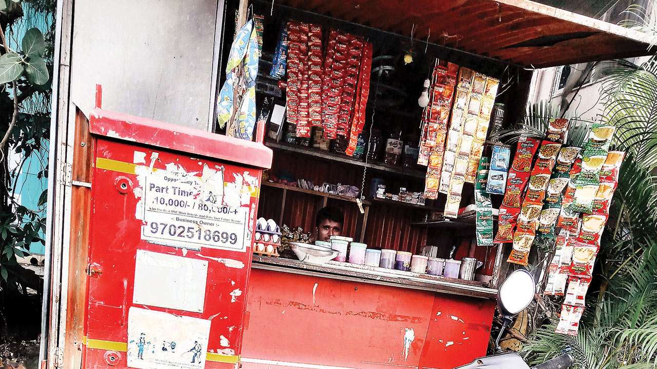 Tobacco Sale Thrives Near Mumbai Colleges