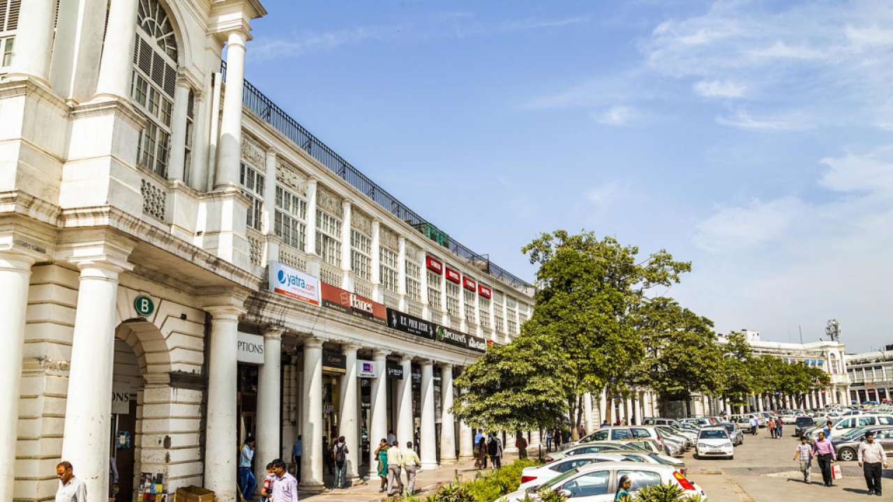 Two bike-borne men snatch senior Airforce officer's mobile phone at Connaught Place