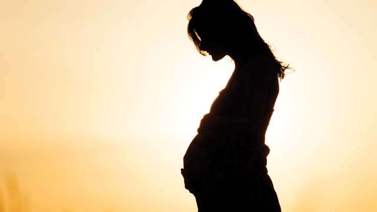 After failing to find ambulance, marathi actress and her new born baby die