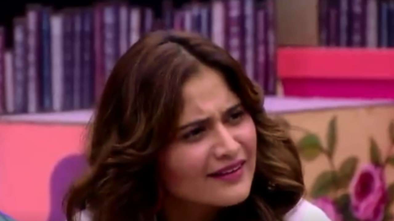 Aarti Singh pe loc Aarti Singh in spot