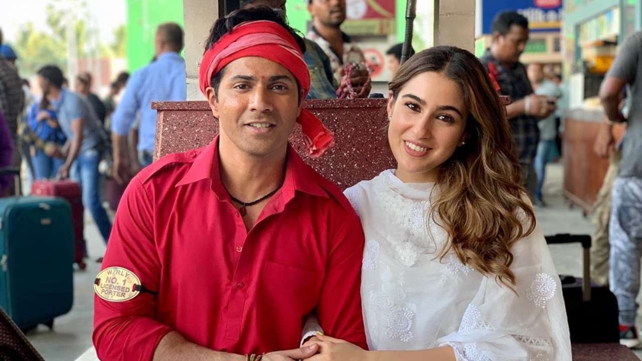 Coolie No 1' Varun Dhawan and 'Cool' Sara Ali Khan strike a pose together  on the sets