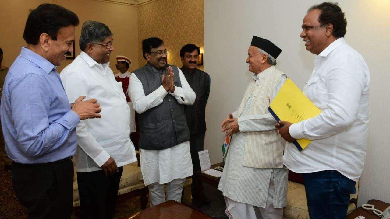 Maharashtra: BJP Leaders Meet Governor, Discuss Legal Options Of Delay ...