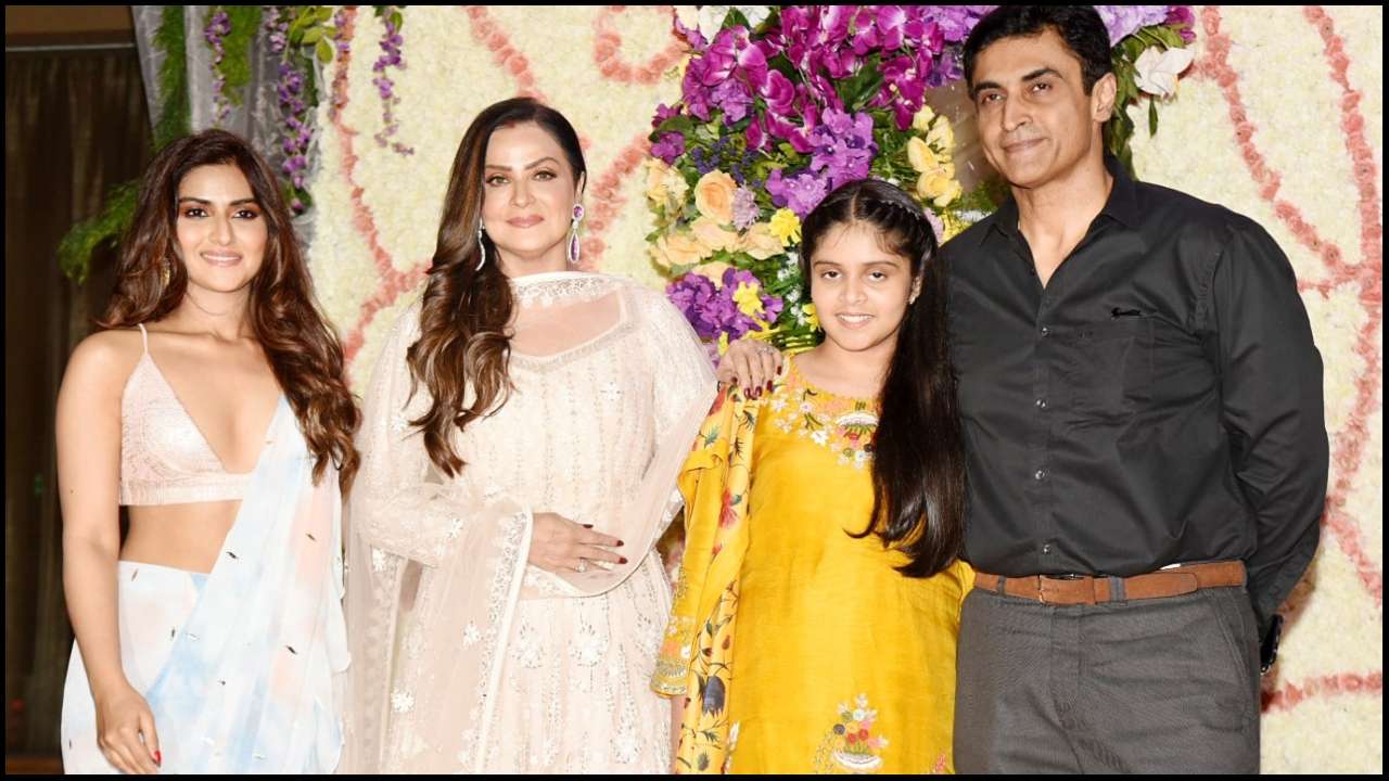 Mohnish Behl poses with family