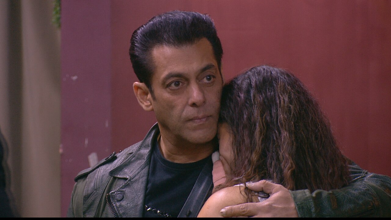 Salman consoles Rashami