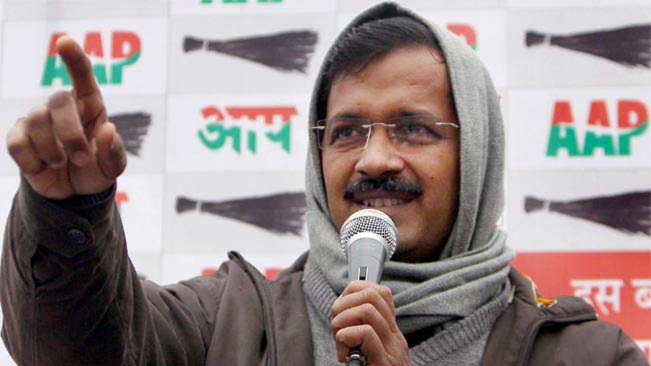 Arvind Kejriwal s muffler Is Making Buzz On Internet Here s Why arvind-kejriwal-s-muffler-is-making-buzz-on-internet-here-s-why