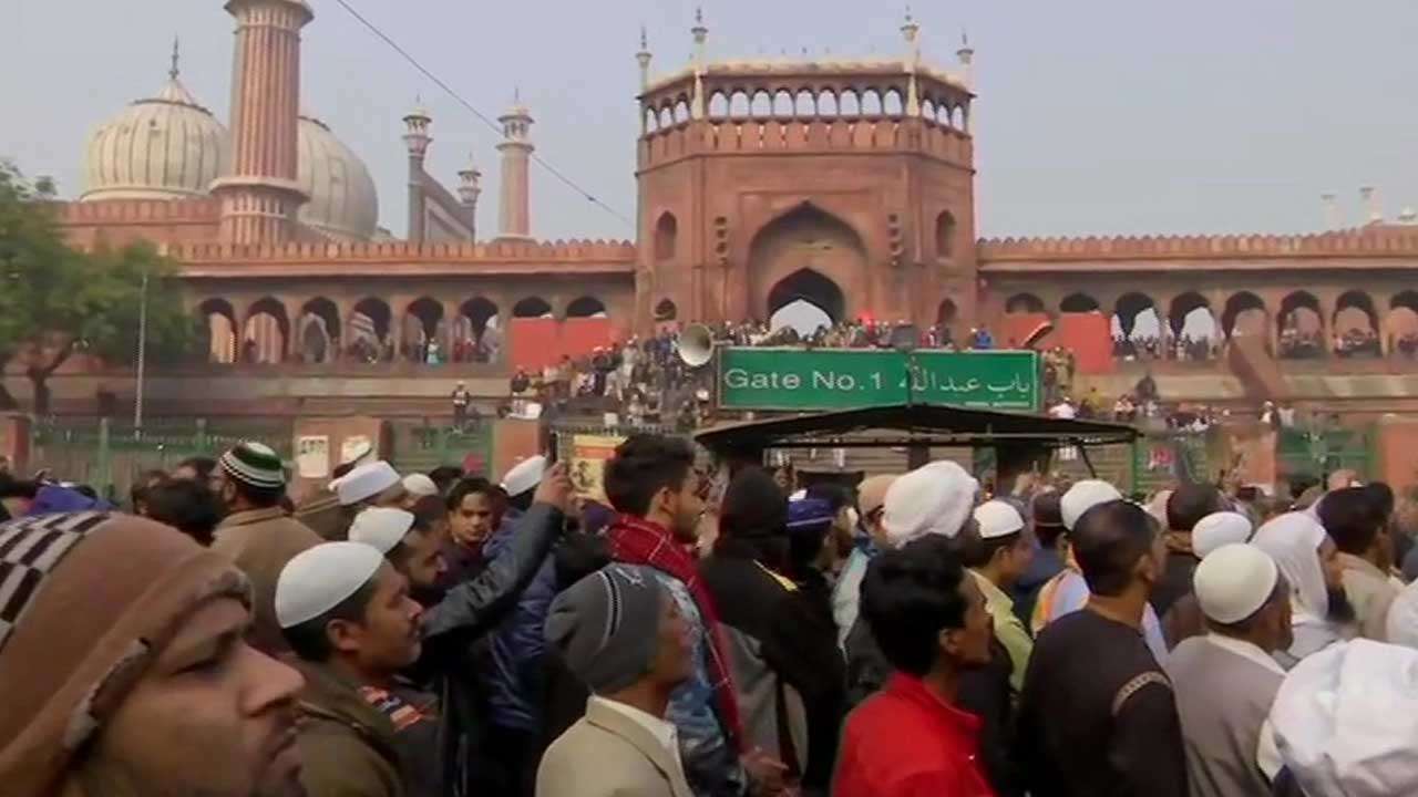 Live Updates: Anti-CAA Protesters Gather Outside Delhi's Jama Masjid