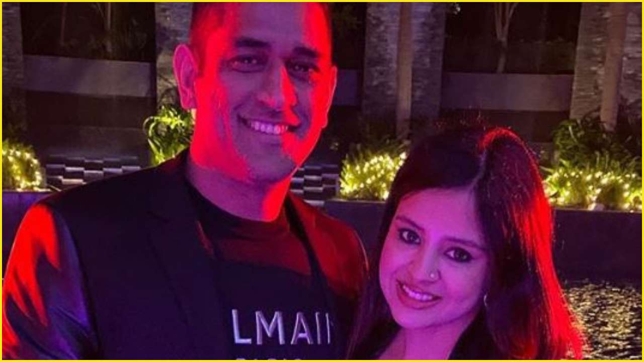 Sakshi Dhoni's rings in New Year 2020 with an internet-winning caption for her 'man' MS Dhoni