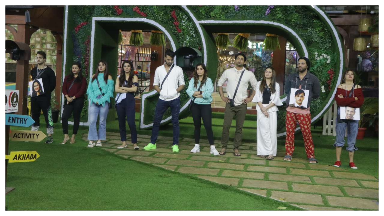 Bigg Boss 13 January 8 2020 Written Update Sidharth Shukla Madhurima Tuli strike a bond get flirty