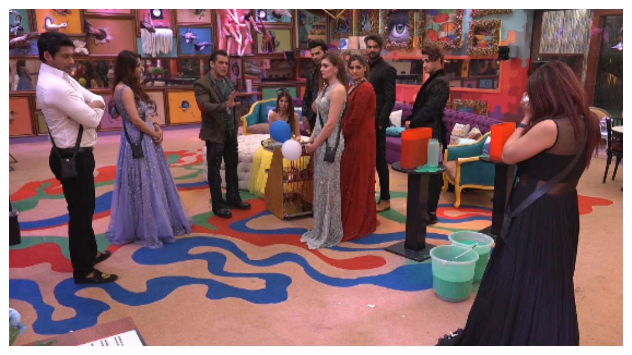 Shehnaaz confesses her love to Sidharth, asks him to be with her