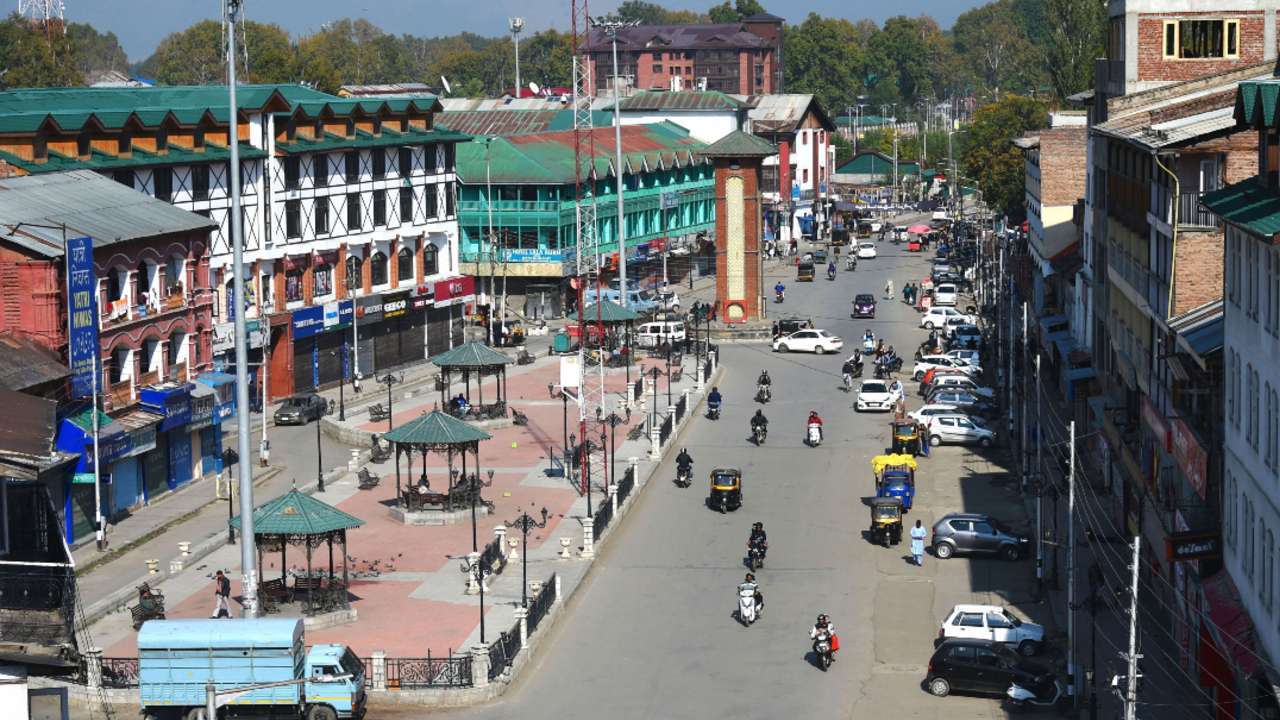 Srinagar: G20 Delegates Visit Polo View Market – Kashmir Observer