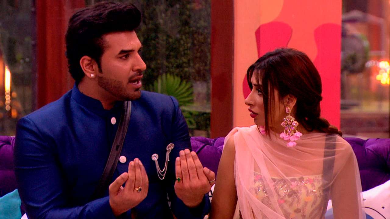 Paras îl respectă pe Salman și îl acuză pentru judecarea greșită Paras disrespects Salman and blames him for misjudgement