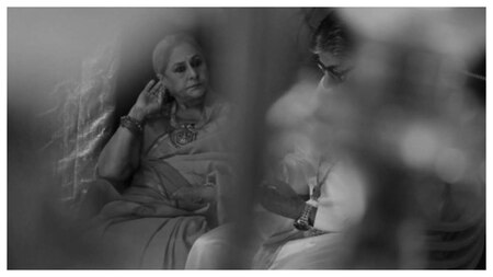 Amitabh & Jaya Bachchan share quite, stolen moment