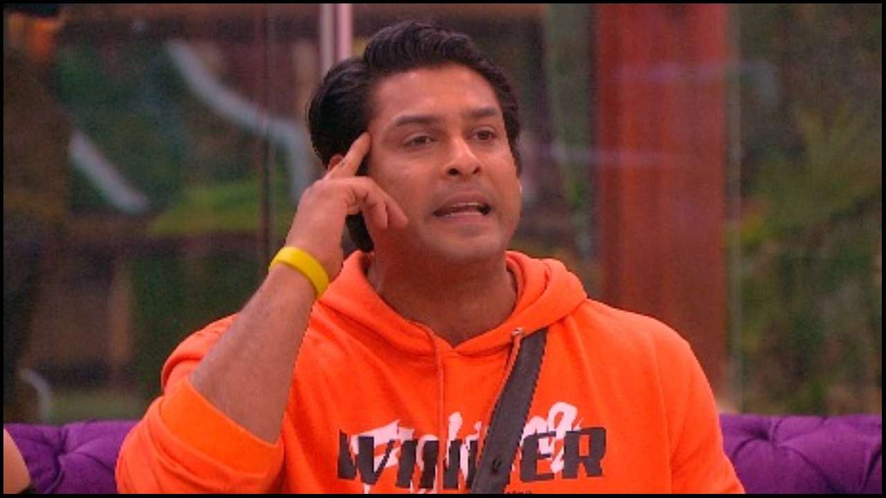 Salman îi cere lui Sidharth și Asim să iasă din casă și să se lupte Salman asks Sidharth and Asim to go out of house and fight