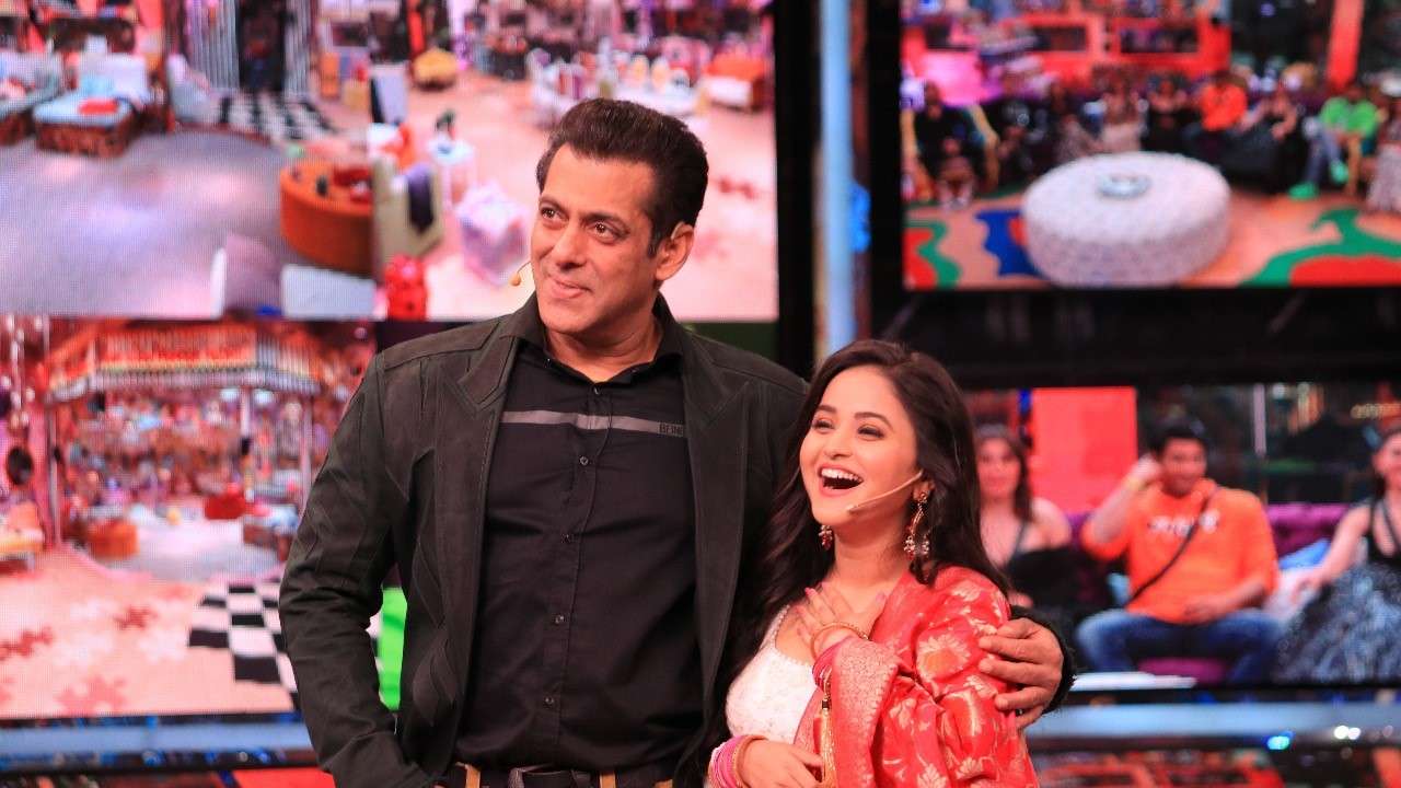 Salman Khan introduce Naati Pinky Ki Lambi Love Story Salman Khan introduces Naati Pinky Ki Lambi Love Story