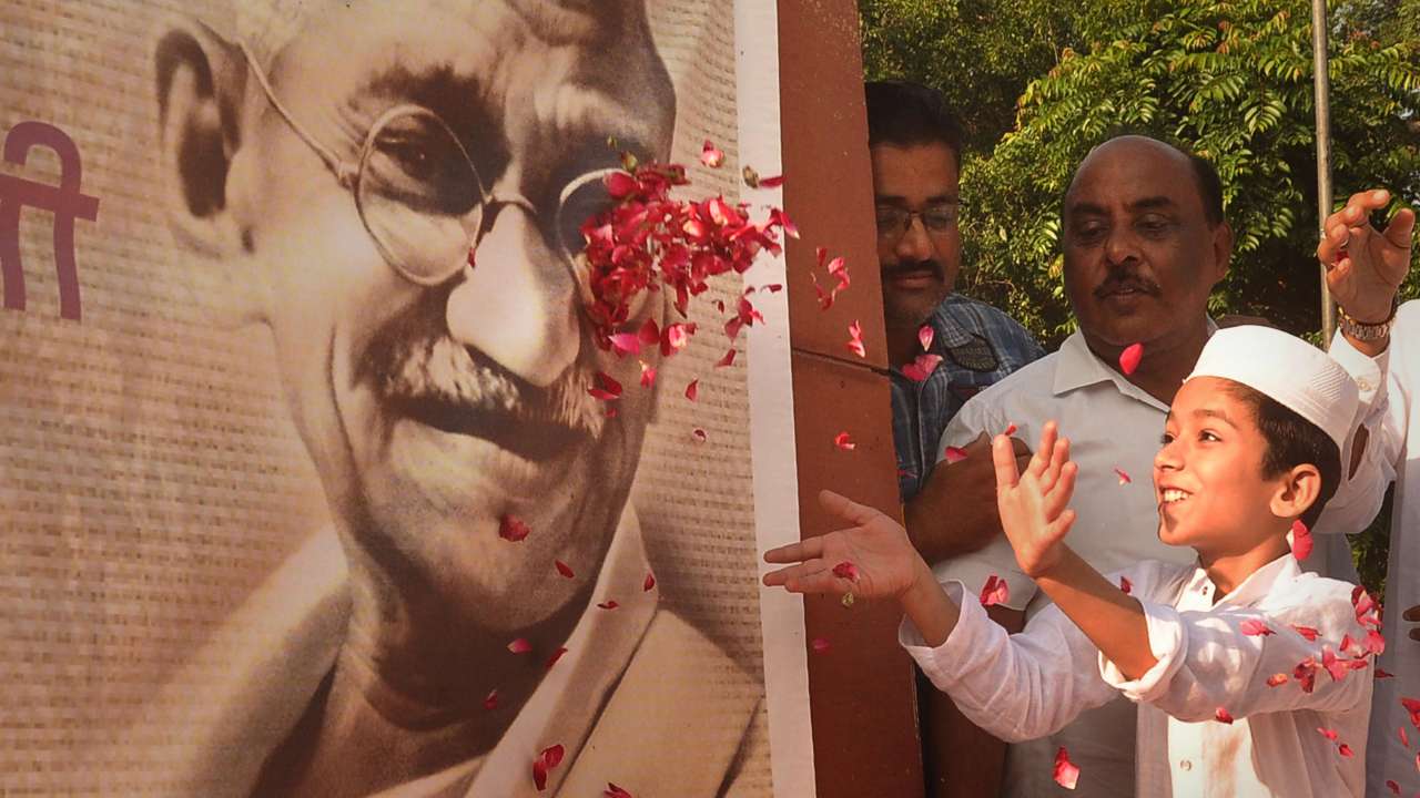 President Kovind, PM Modi, oppn leaders pay tribute to Mahatma Gandhi on Martyrs Day