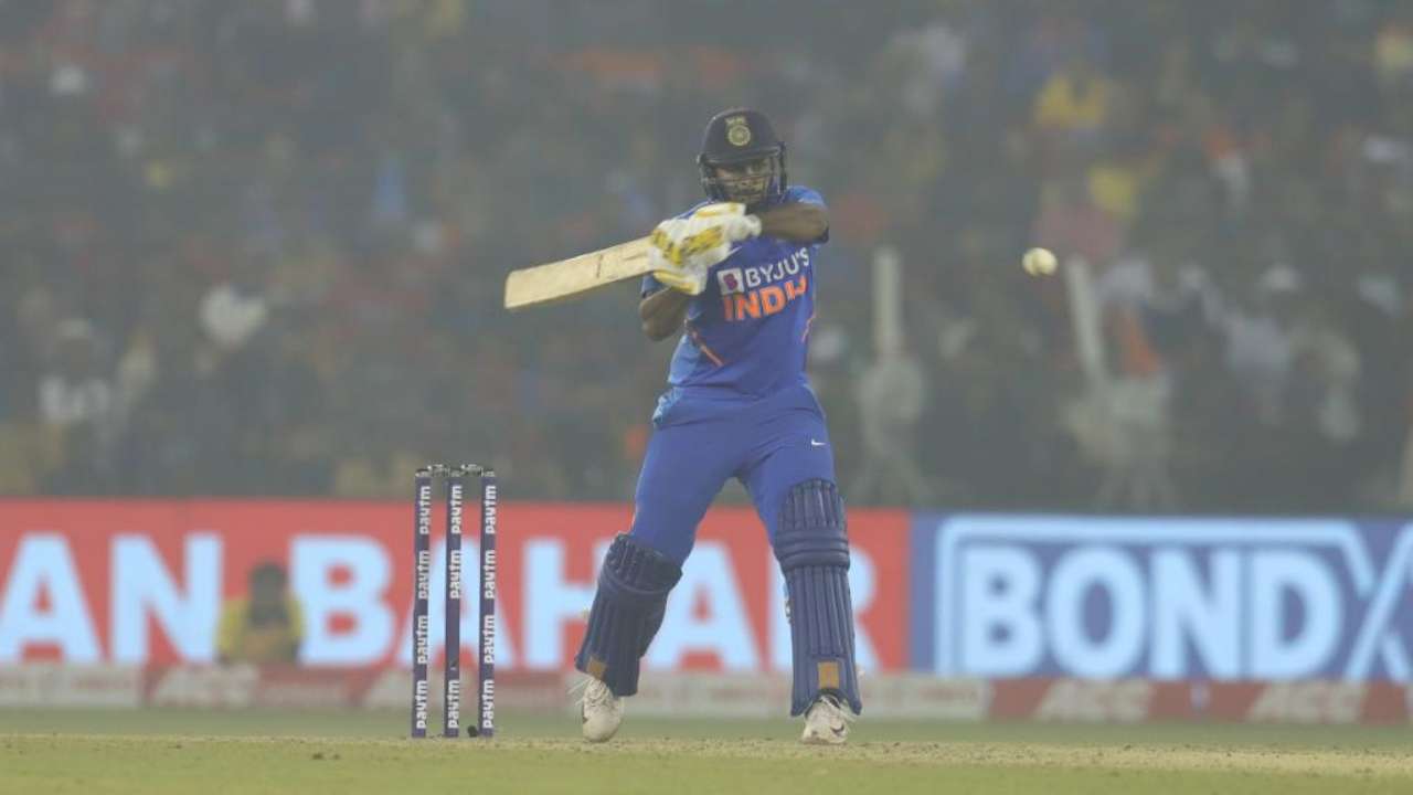Shardul Thakur goes for 20