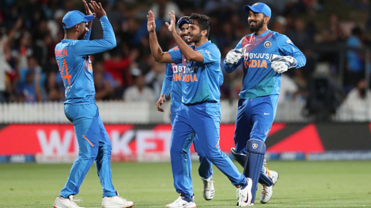 Shardul Thakur takes two wickets