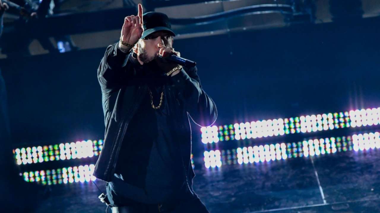 Oscar 2020: Eminem surprises everyone by performing 'Lose Yourself' live