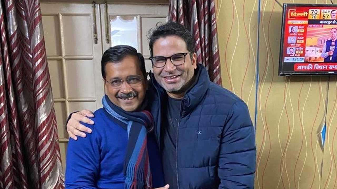 Delhi CM Arvind Kejriwal and Prashant Kishor at AAP party office