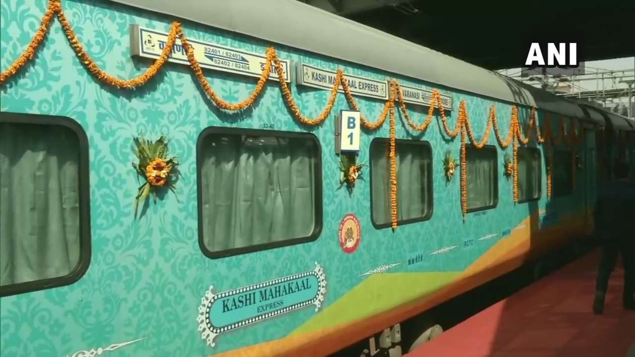 PM flags off Kashi Mahakaal Express; backs Article 370, CAA