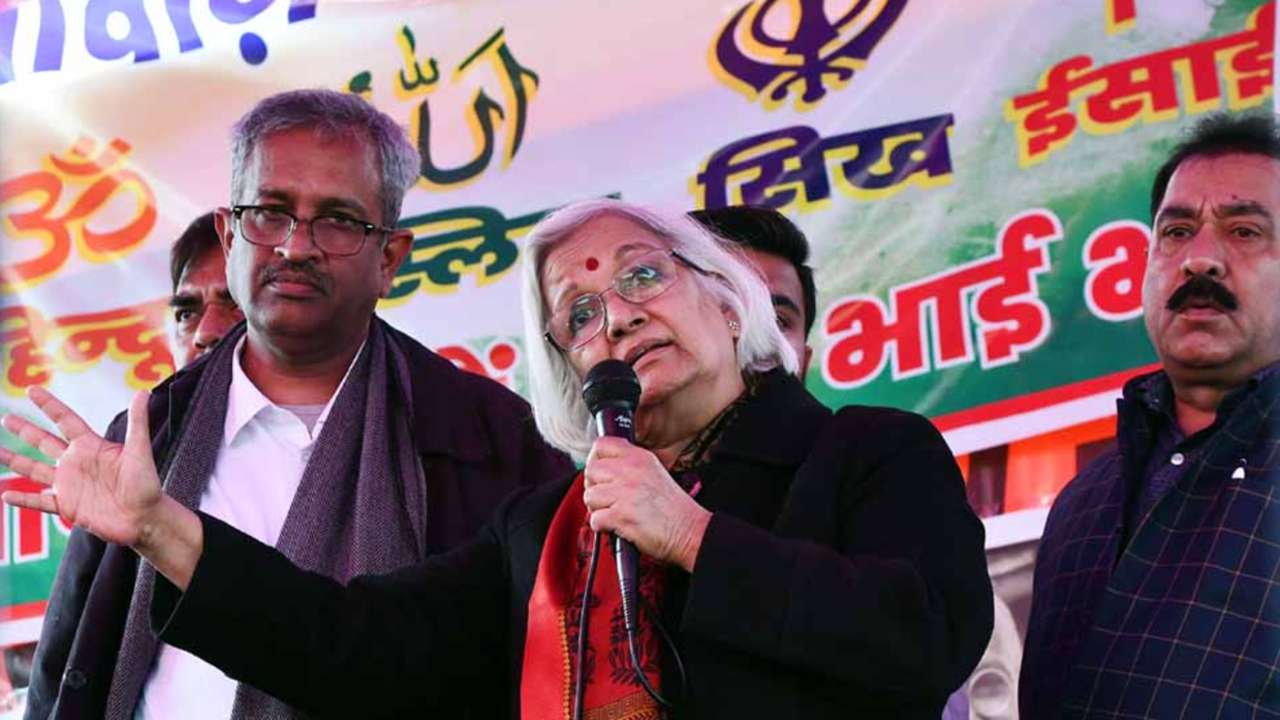 Senior advocate Sudha Ramachandran visited Shaheen Bagh on Thursday, as part of the Supreme Court-appointed mediation panel