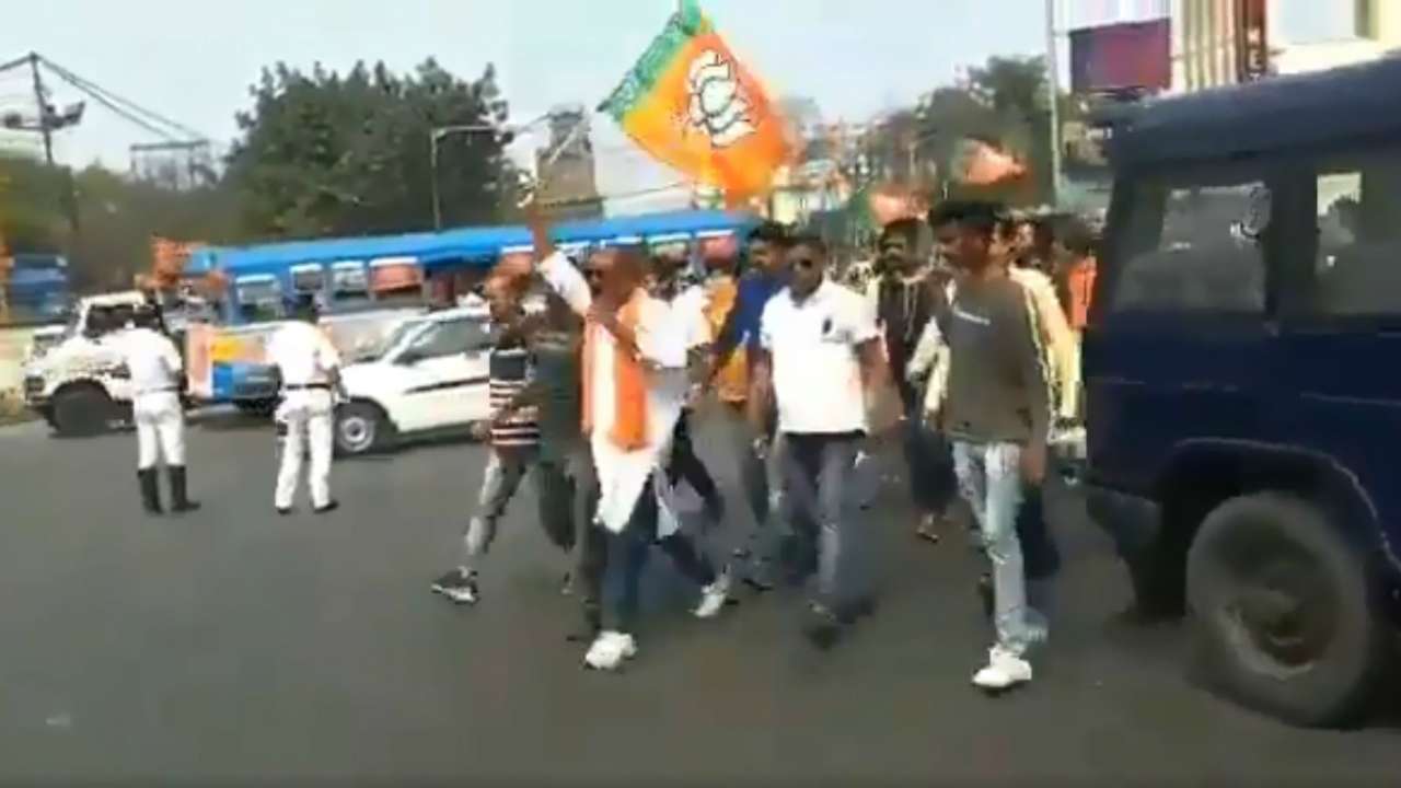 BJP workers chant 'goli maaro' slogans in Kolkata