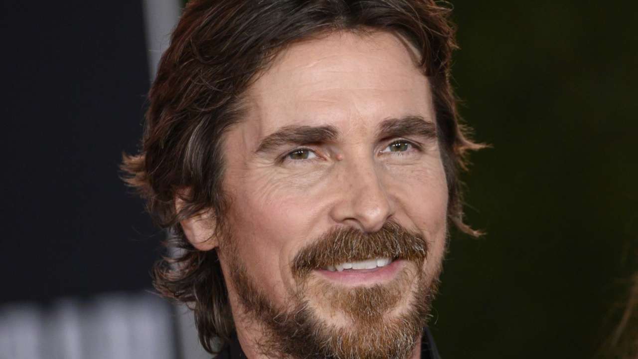 'the Dark Knight' Christian Bale Turns Mcu Villain In Chris Hemsworth's 