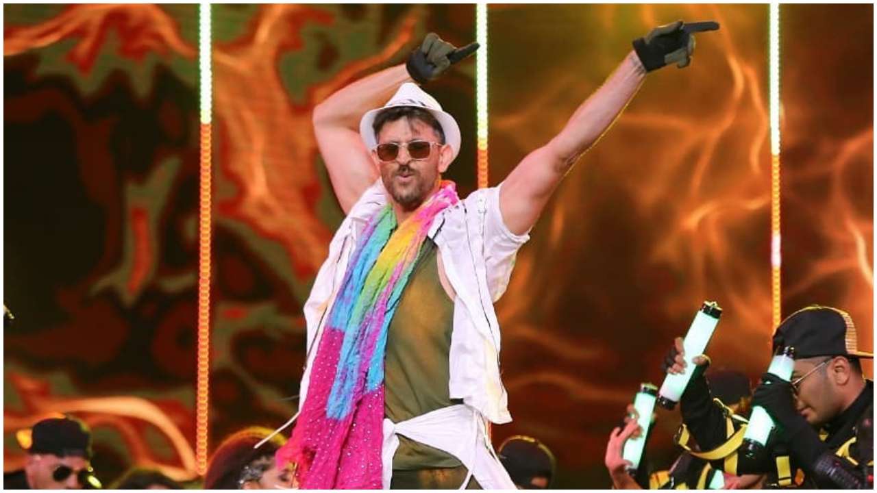 Hrithik Roshan sets the stage on fire