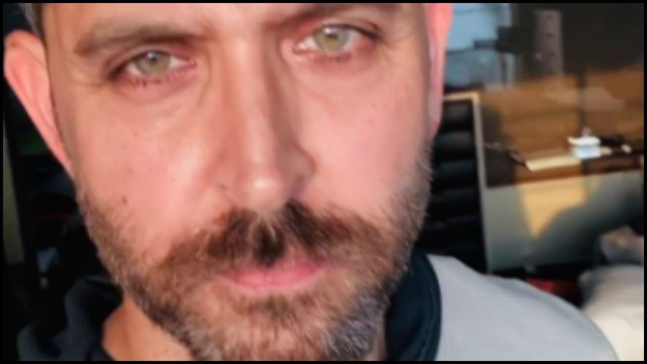 Bado Ko Jagaana Hai, Corona Ko Haraana Hai': Hrithik Roshan Sends ...