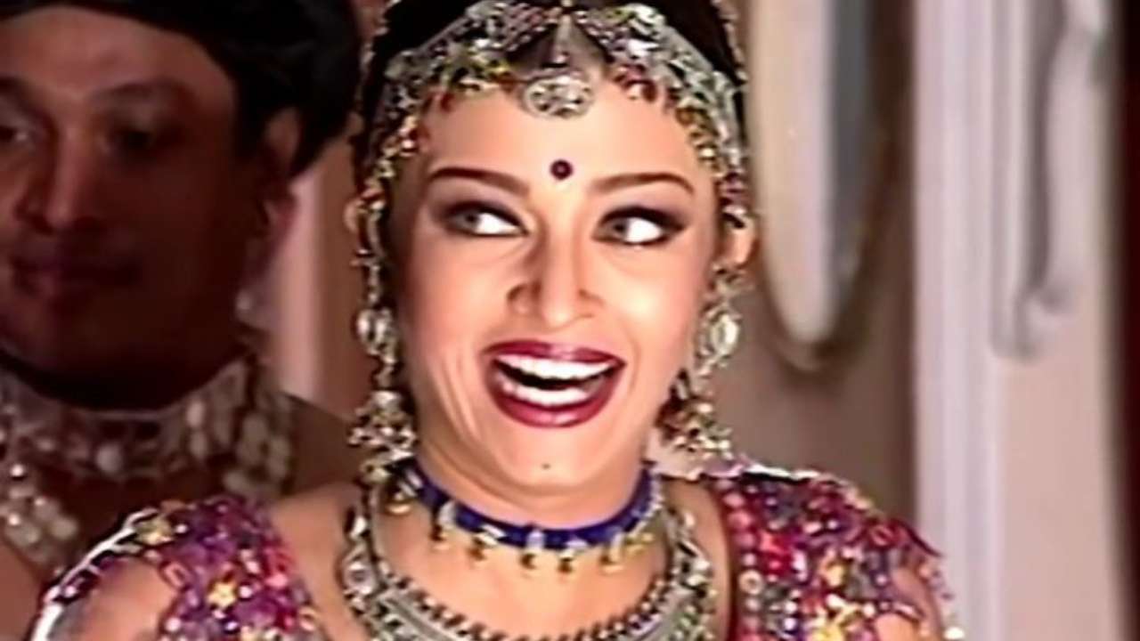Throwback: Aishwarya Rai Bachchan goes all purple decked up in traditional  attire in this video from unreleased film