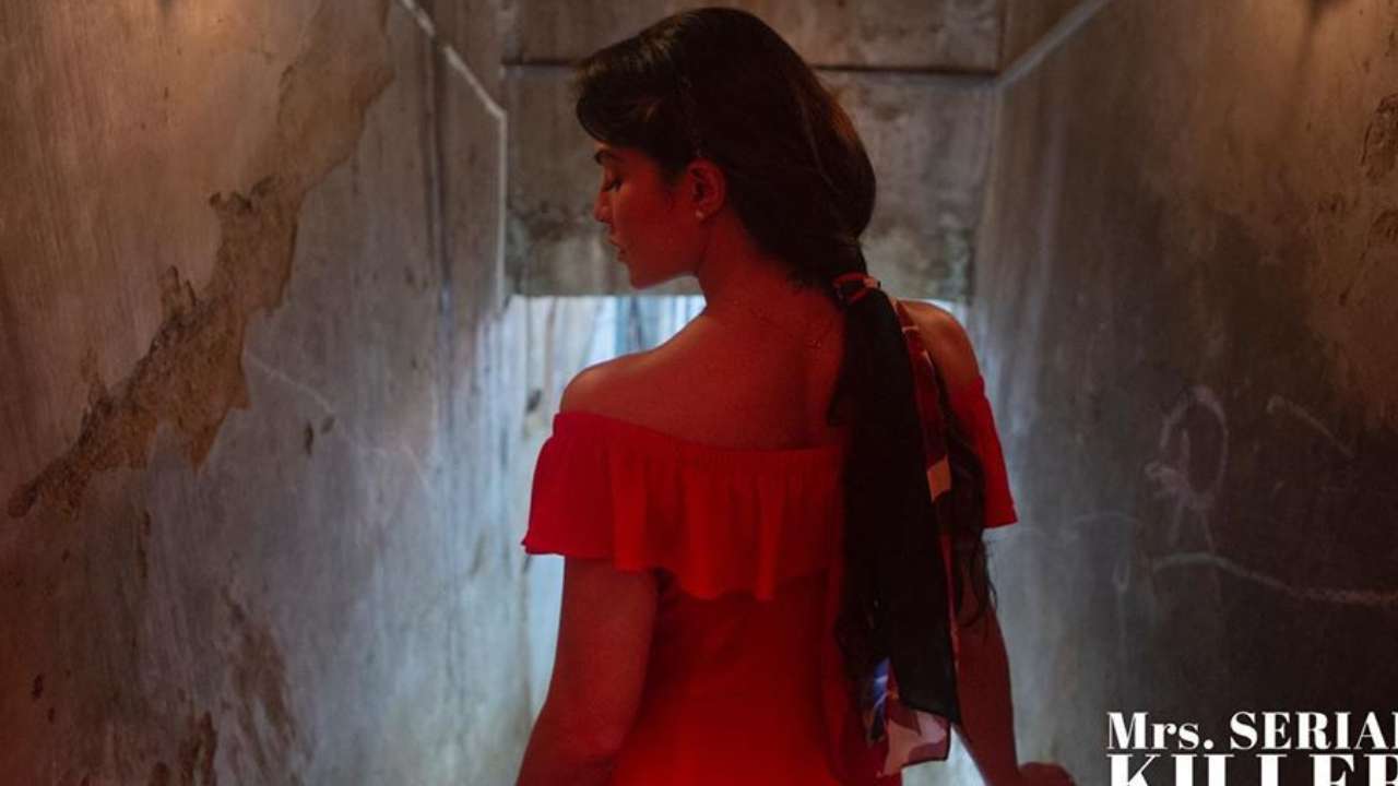 Jacqueline Sexy Video Hot Film Free Video - Mrs Serial Killer': Here are new stills of Jacqueline Fernandez, Manoj  Bajpayee, Mohit Raina from upcoming film