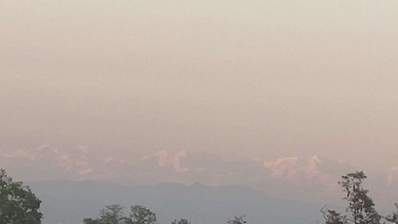 'What a sight to behold': Netizens can't keep calm after Mt Everest spotted from Bihar village