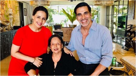 'You’re the only one whose one hand on my head can comfort me': Akshay Kumar's Mother's Day wish, see pic