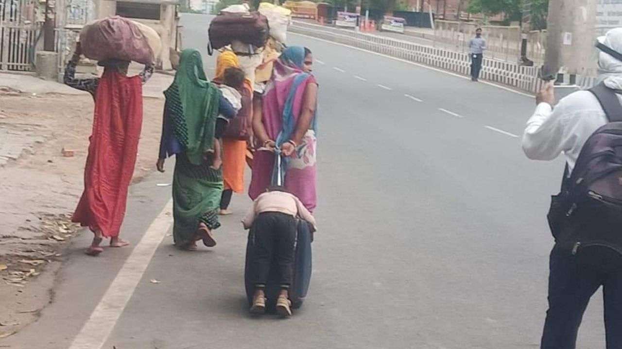 NHRC takes cognisance of migrant woman walking on Agra highway ...