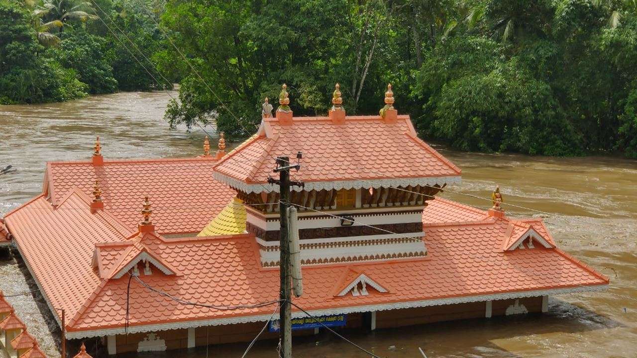 Heavy rains lash southern parts of Kerala