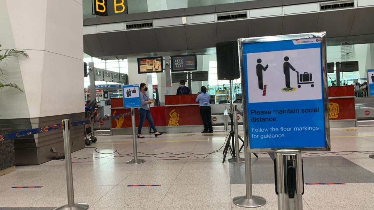 Delhi airport (2)