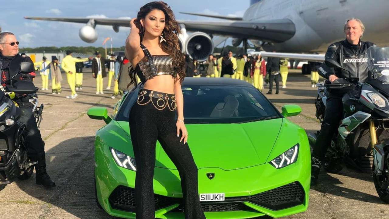 Urvashi Rautela Ki Xxxx Video - Watch: Urvashi Rautela predicts method of flirting post lockdown